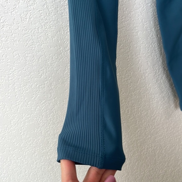 Pelton Leggings Athletic High Rise Show Up Pocket Teal Blue size Medium - Picture 6 of 16